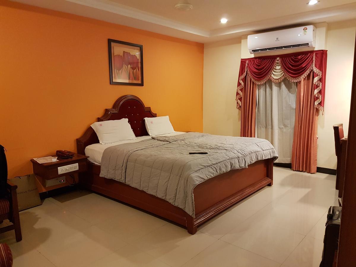 Hotel Subhalakshmi Palace Karaikkudi Ngoại thất bức ảnh