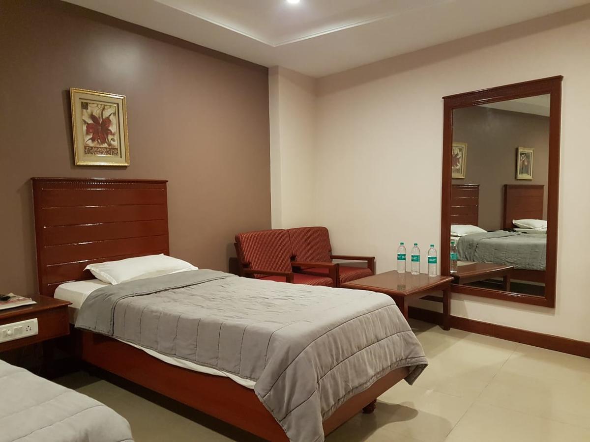 Hotel Subhalakshmi Palace Karaikkudi Ngoại thất bức ảnh