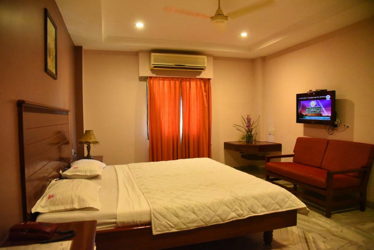 Hotel Subhalakshmi Palace Karaikkudi Ngoại thất bức ảnh