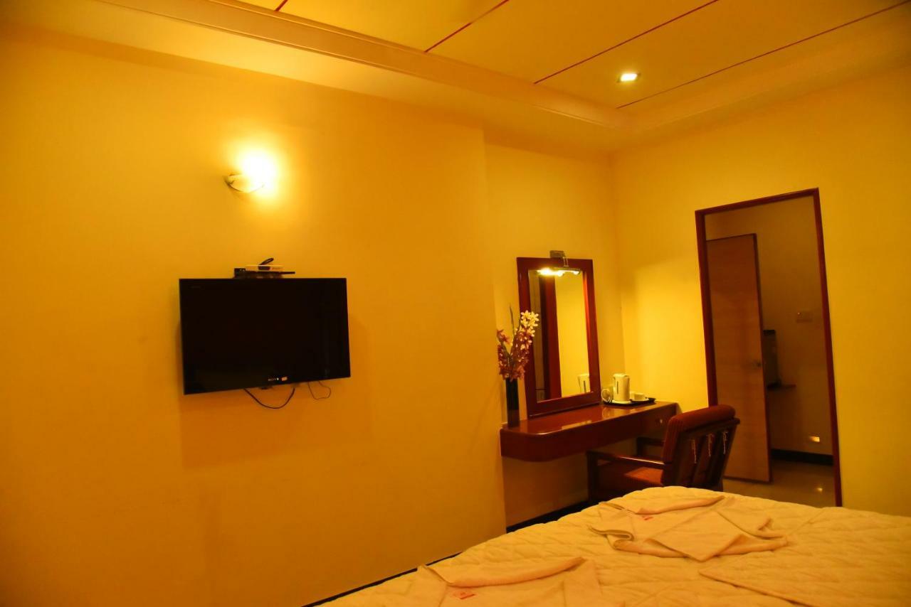 Hotel Subhalakshmi Palace Karaikkudi Ngoại thất bức ảnh