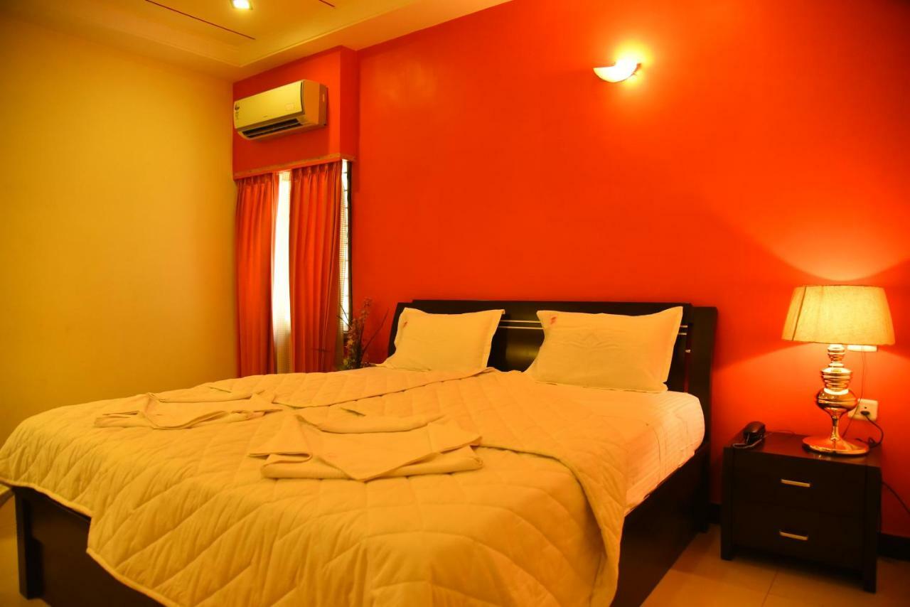 Hotel Subhalakshmi Palace Karaikkudi Ngoại thất bức ảnh