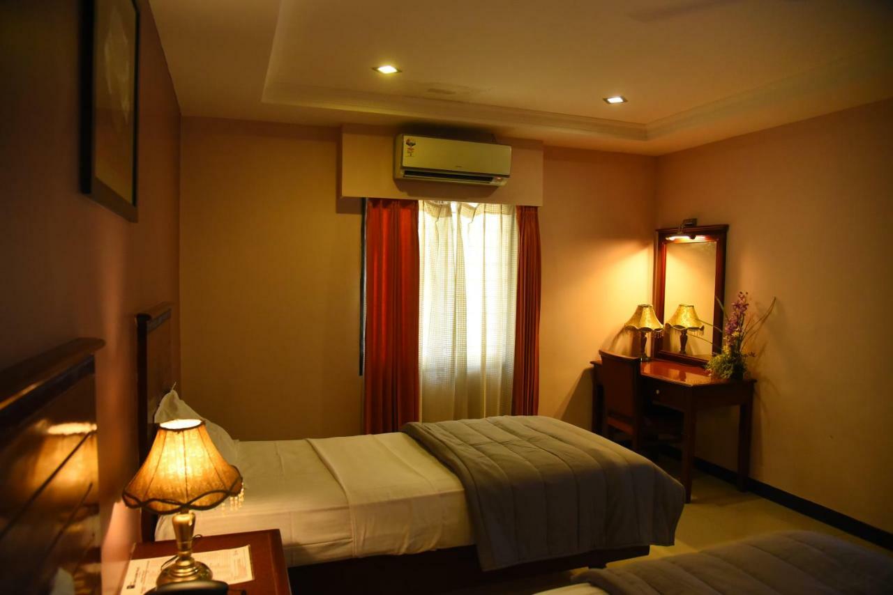Hotel Subhalakshmi Palace Karaikkudi Ngoại thất bức ảnh