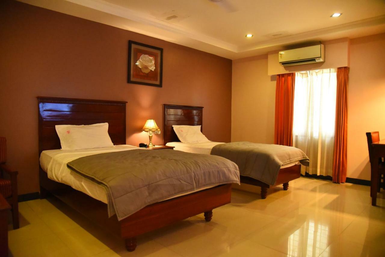 Hotel Subhalakshmi Palace Karaikkudi Ngoại thất bức ảnh