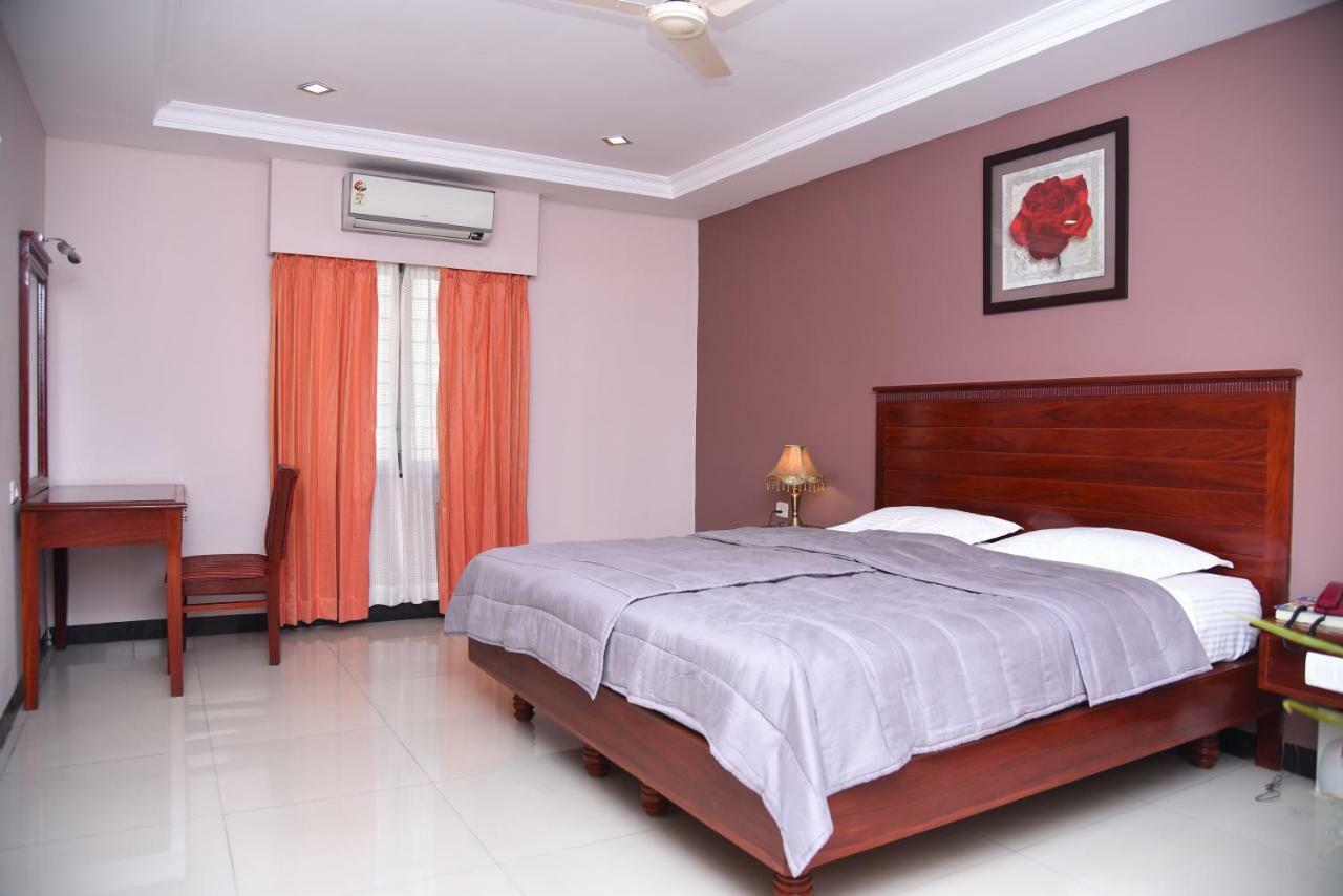 Hotel Subhalakshmi Palace Karaikkudi Ngoại thất bức ảnh