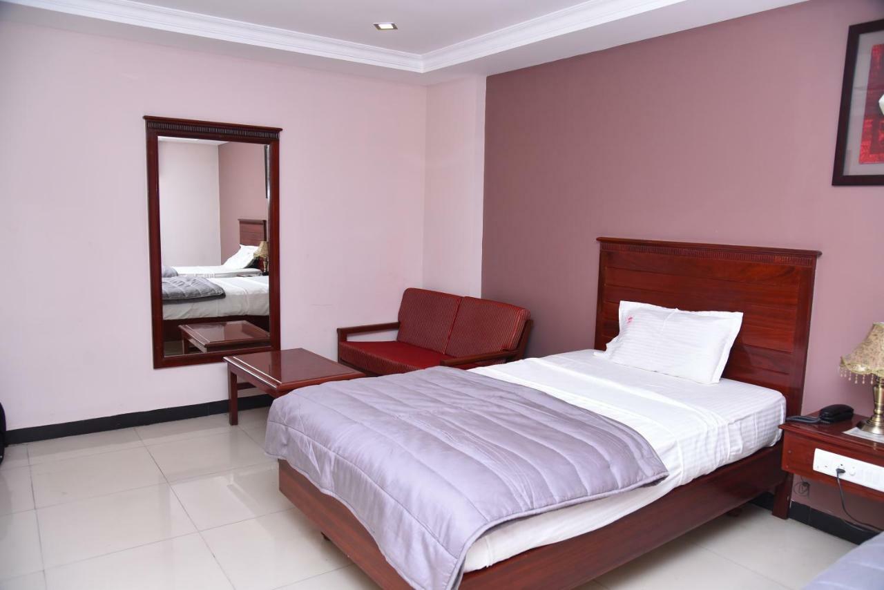 Hotel Subhalakshmi Palace Karaikkudi Ngoại thất bức ảnh