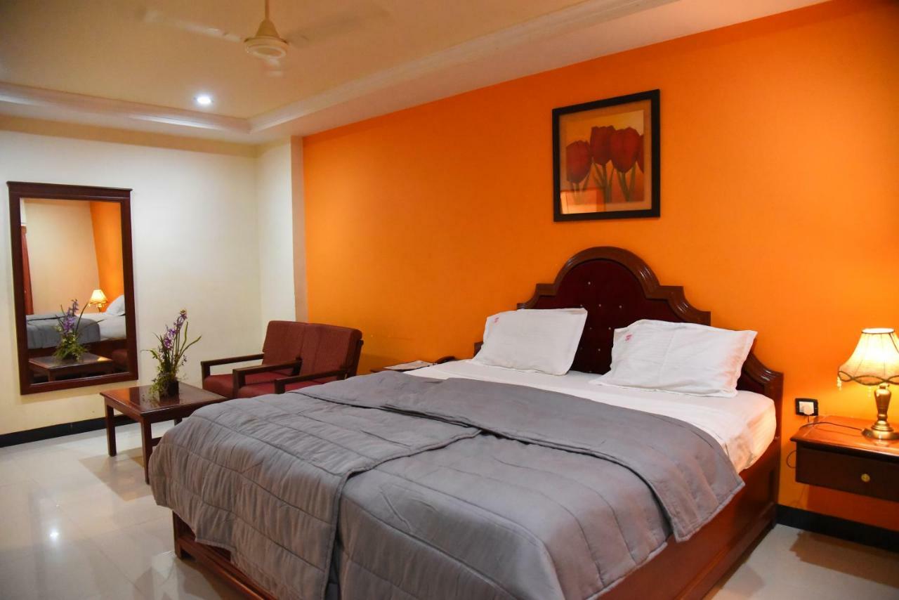 Hotel Subhalakshmi Palace Karaikkudi Ngoại thất bức ảnh