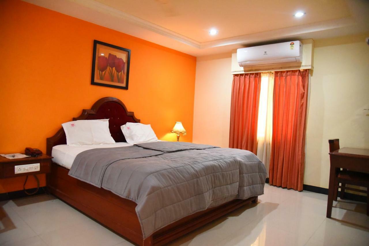 Hotel Subhalakshmi Palace Karaikkudi Ngoại thất bức ảnh