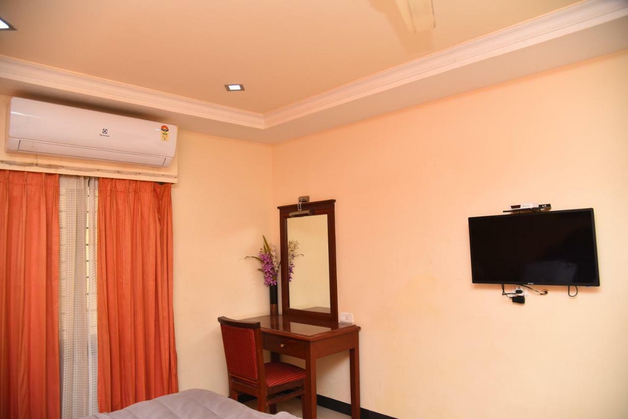 Hotel Subhalakshmi Palace Karaikkudi Ngoại thất bức ảnh